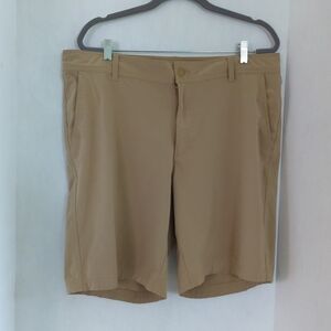 Columbia Men's Tan Regular Fit Shorts w Netting Pockets Size 38W 10L